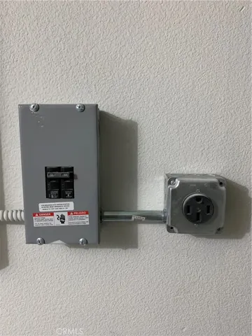 Electric Plug for Car