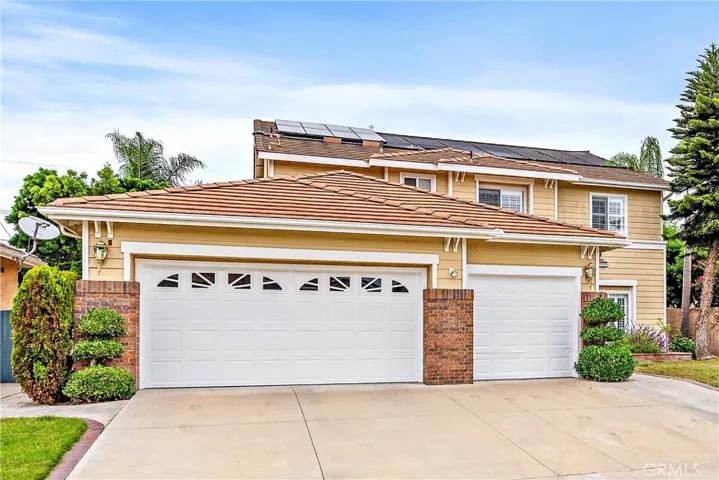 8749 Sunbird Avenue, Fountain Valley, California 92708