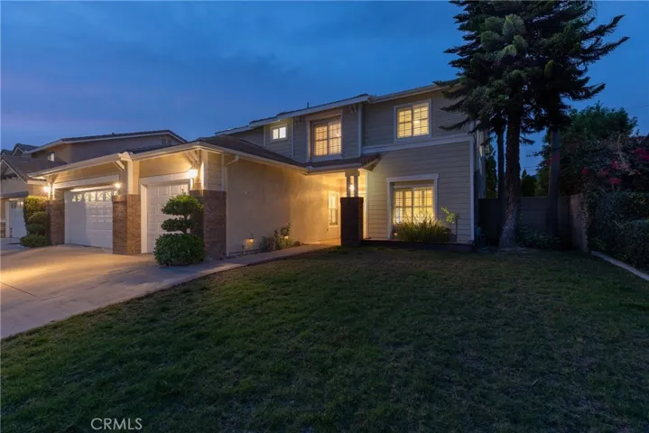 8749 Sunbird Avenue, Fountain Valley, California 92708