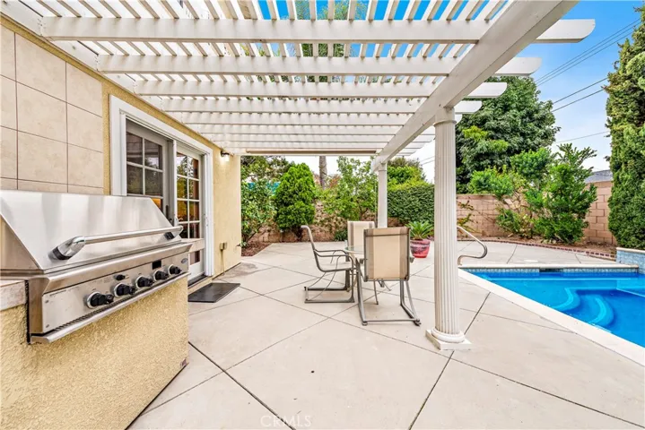 8749 Sunbird Avenue, Fountain Valley, California 92708