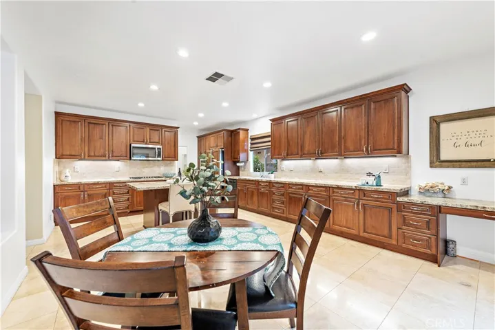 8749 Sunbird Avenue, Fountain Valley, California 92708