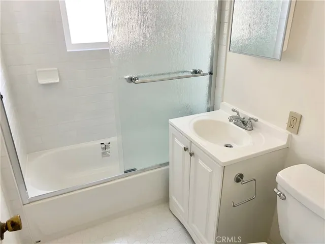 364 Cliff Drive 8, Laguna Beach, California 92651
