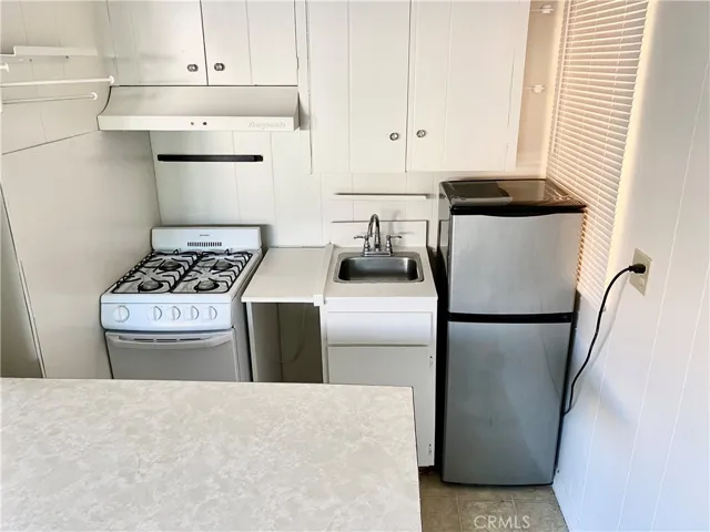 364 Cliff Drive 8, Laguna Beach, California 92651