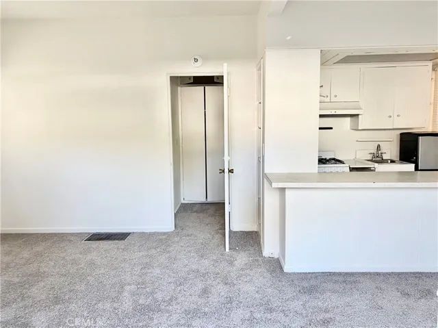 364 Cliff Drive 8, Laguna Beach, California 92651