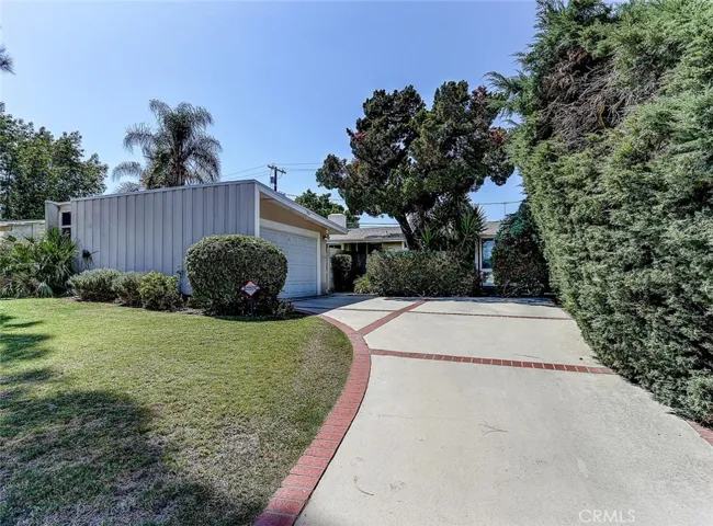 8829 Quakertown Avenue, Northridge, California 91324