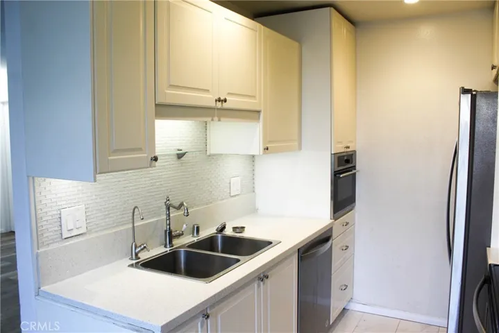 320 S Ardmore Avenue 231, County – Los Angeles, California 90020