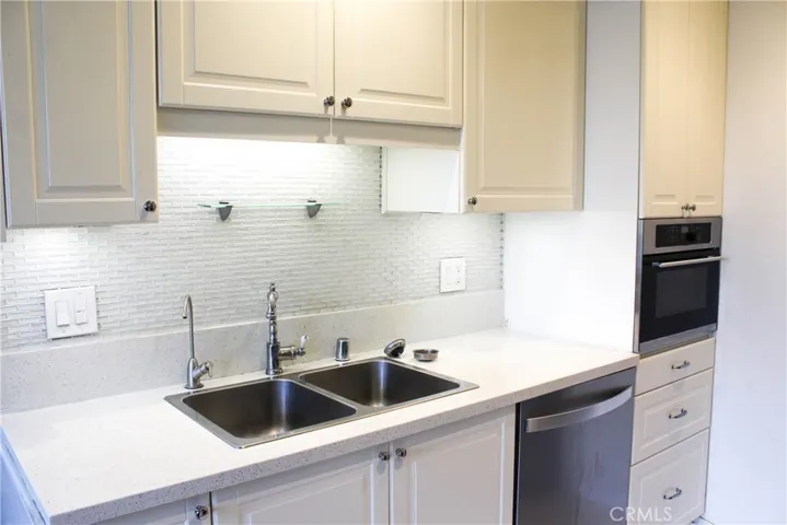 320 S Ardmore Avenue 231, County – Los Angeles, California 90020
