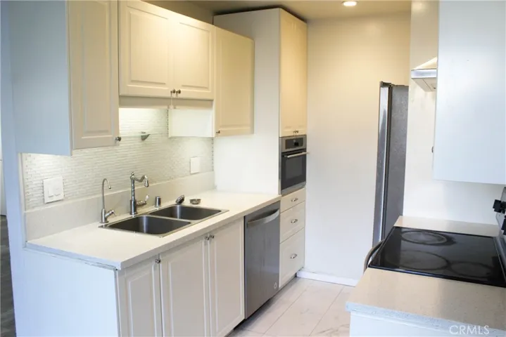 320 S Ardmore Avenue 231, County – Los Angeles, California 90020