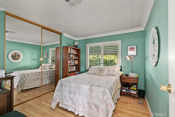 Guest bedroom
