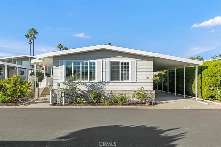 well maintained and upgraded modular home