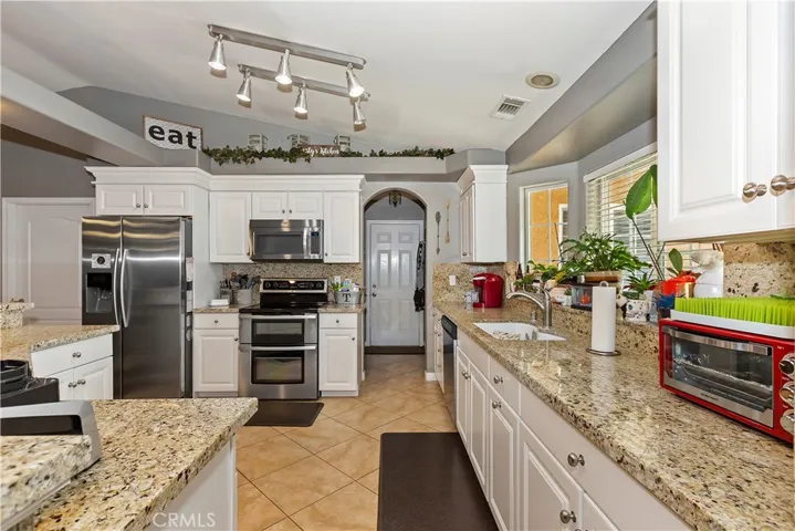2626 Pegasus Way, Pinon Hills, California 92372