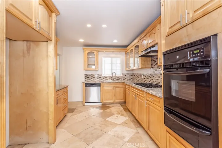 14384 Sayre Street, Sylmar, California 91342