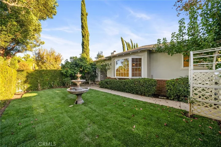 22130 Costanso St, Woodland Hills, California 91364