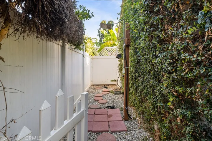Studio Outdoor Shower