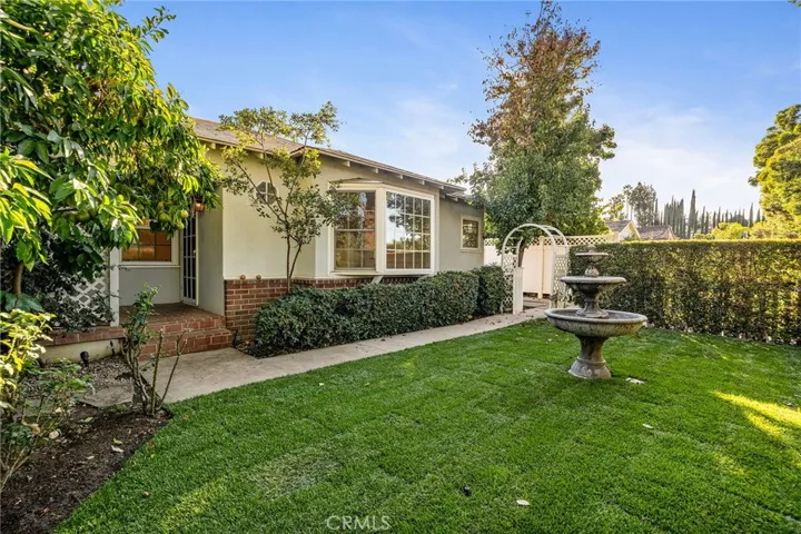 22130 Costanso St, Woodland Hills, California 91364