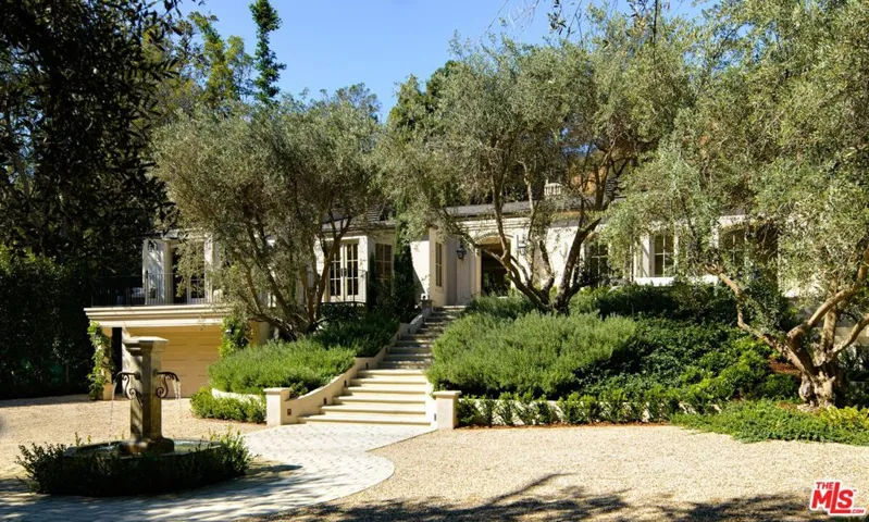 9161 Hazen Drive, Beverly Hills, California 90210