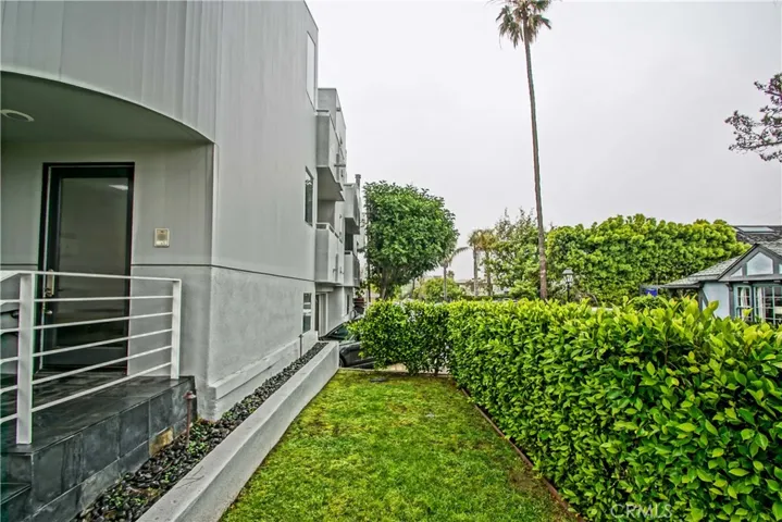 453 Marine Avenue, Manhattan Beach, California 90266