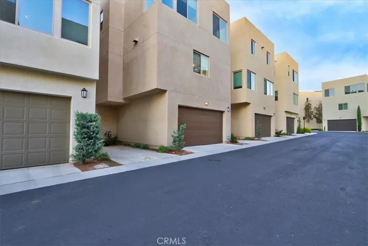 118 Catalyst, Irvine, California 92618