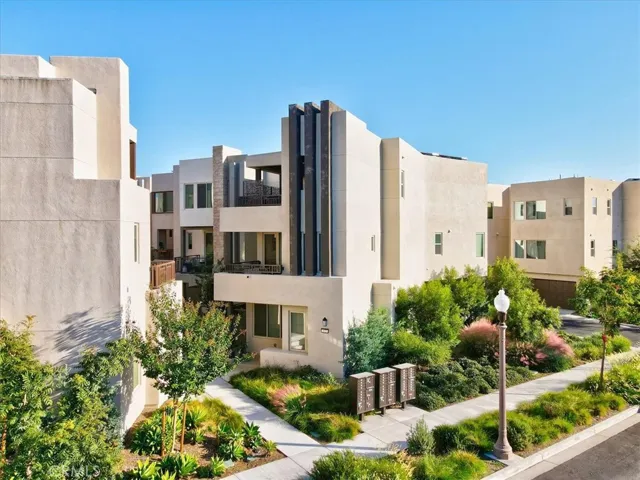 118 Catalyst, Irvine, California 92618