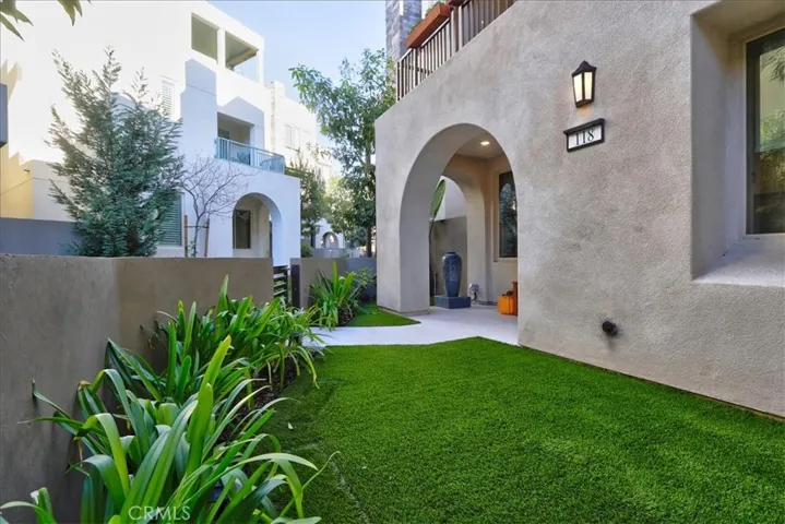 118 Catalyst, Irvine, California 92618