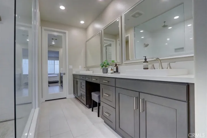 118 Catalyst, Irvine, California 92618