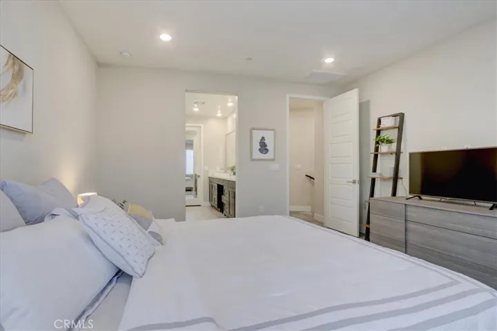 118 Catalyst, Irvine, California 92618