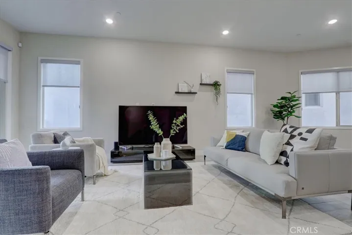 118 Catalyst, Irvine, California 92618