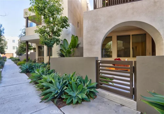 118 Catalyst, Irvine, California 92618