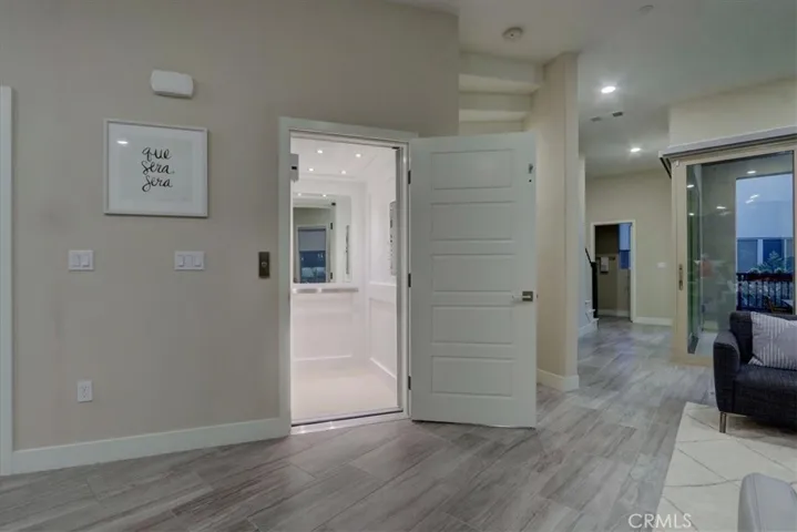 118 Catalyst, Irvine, California 92618