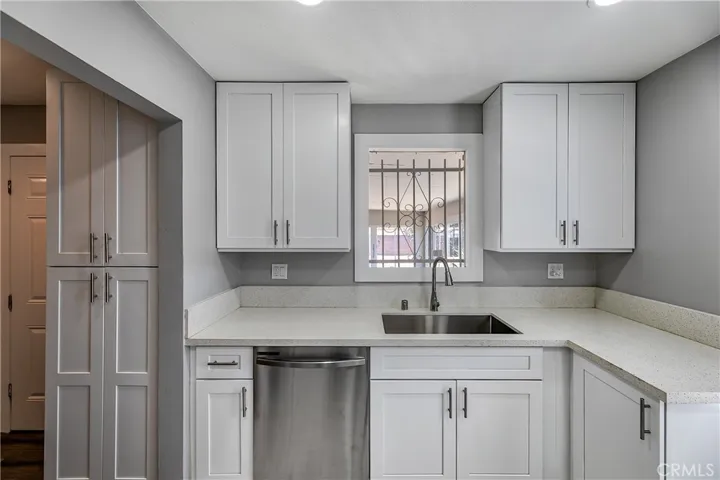 13238 S San Pedro Street, Los Angeles, California 90061