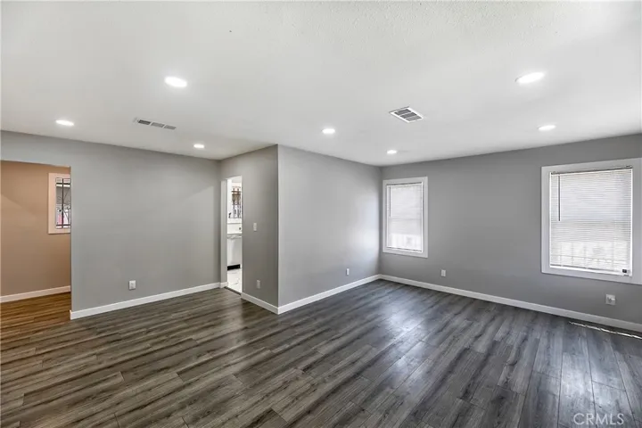 13238 S San Pedro Street, Los Angeles, California 90061