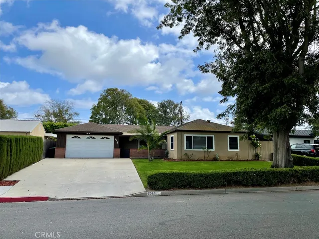 1974 Continental Avenue, Costa Mesa, California 92627