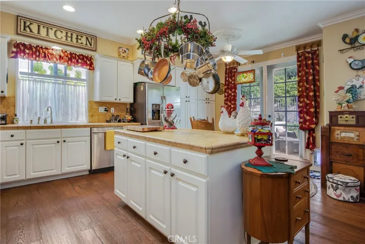 16 Rolling Ridge, Rancho Santa Margarita, California 92688