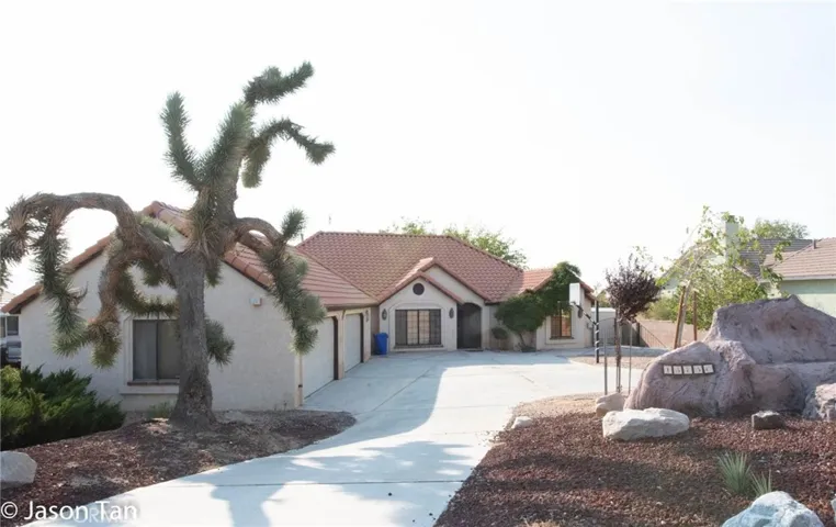 13730 Choco Road, Apple Valley, California 92307
