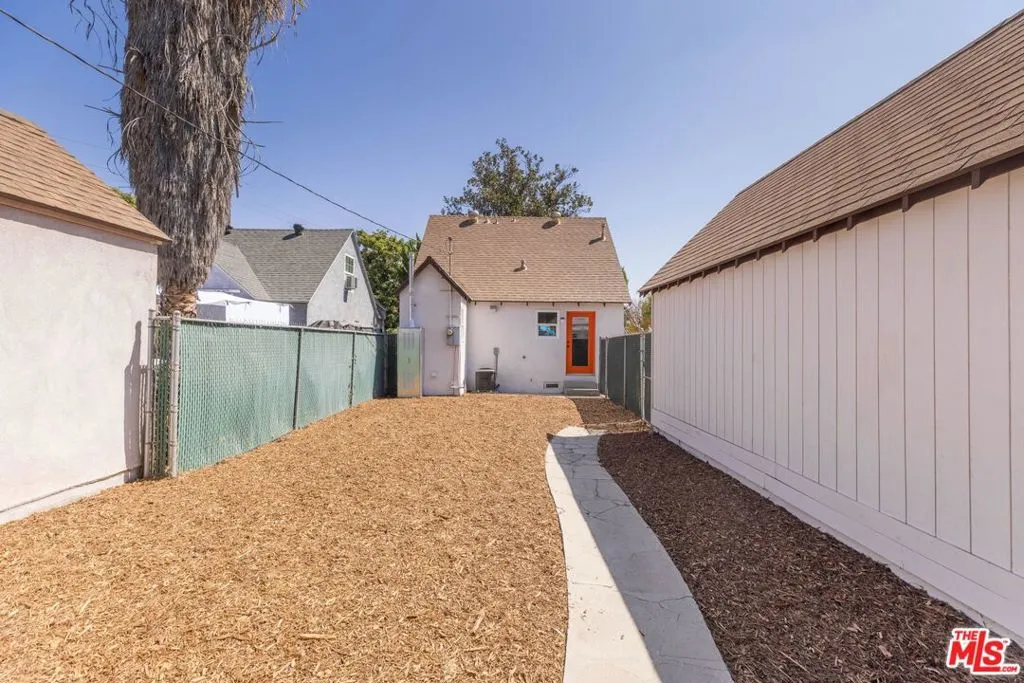 231 W Cedar Avenue, Burbank, California 91502 home-pic-23