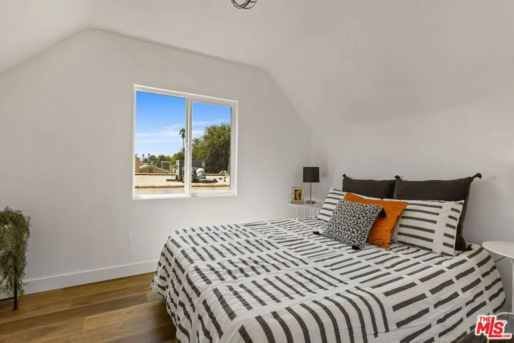 231 W Cedar Avenue, Burbank, California 91502 home-pic-17