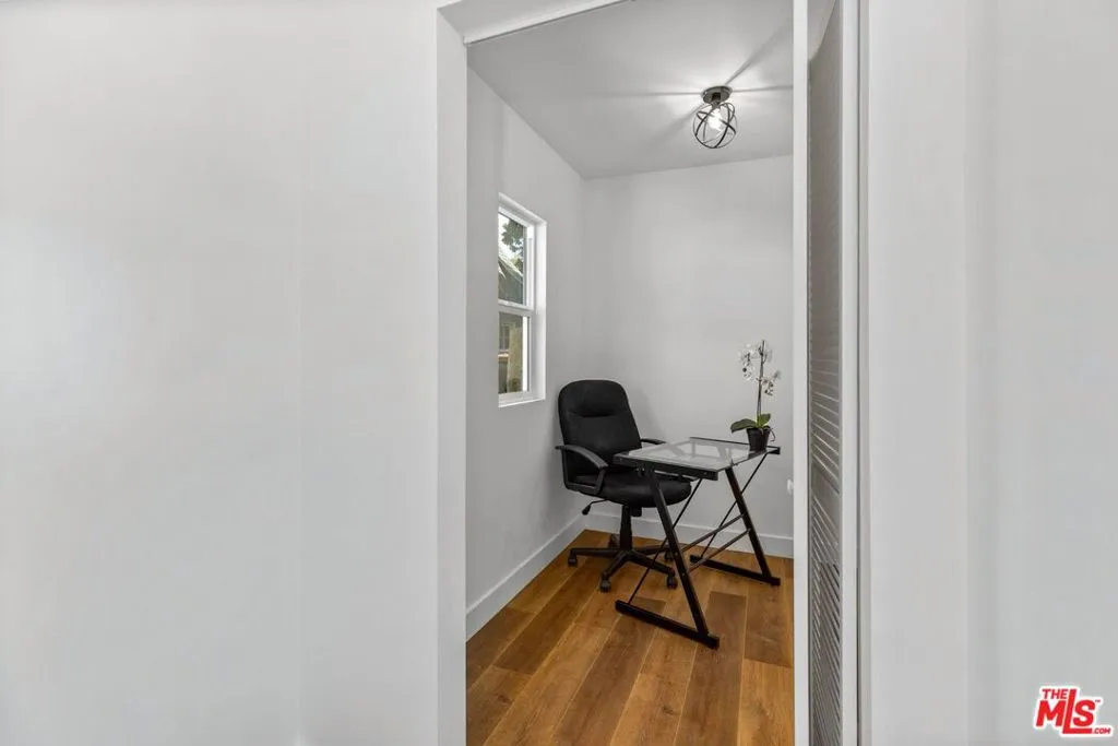 231 W Cedar Avenue, Burbank, California 91502 home-pic-14