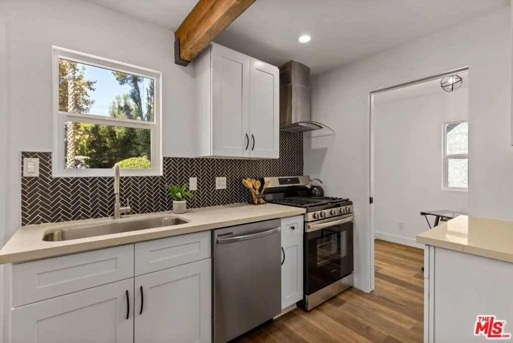 231 W Cedar Avenue, Burbank, California 91502 home-pic-7