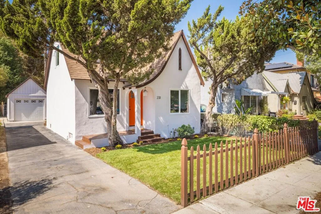 231 W Cedar Avenue, Burbank, California 91502 home-pic-29