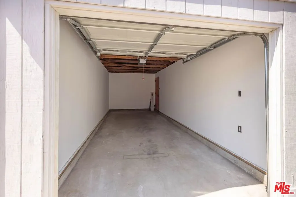 231 W Cedar Avenue, Burbank, California 91502 home-pic-28