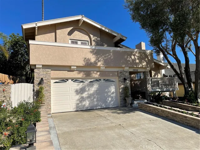 19352 Weymouth Lane, Huntington Beach, California 92646