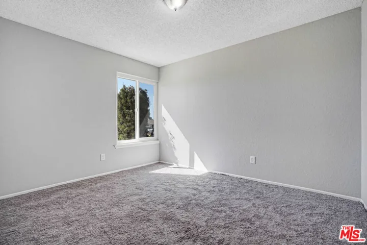 23952 Tocaloma Road, Apple Valley, California 92307