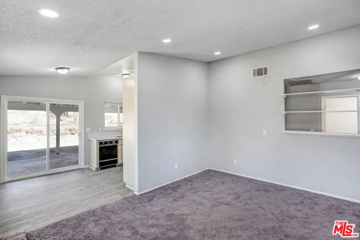 23952 Tocaloma Road, Apple Valley, California 92307