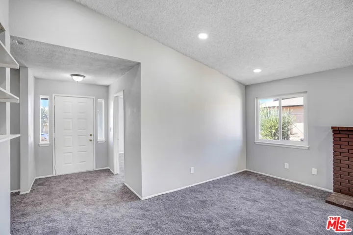 23952 Tocaloma Road, Apple Valley, California 92307