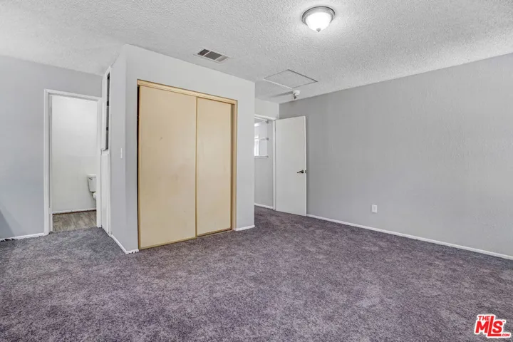 23952 Tocaloma Road, Apple Valley, California 92307