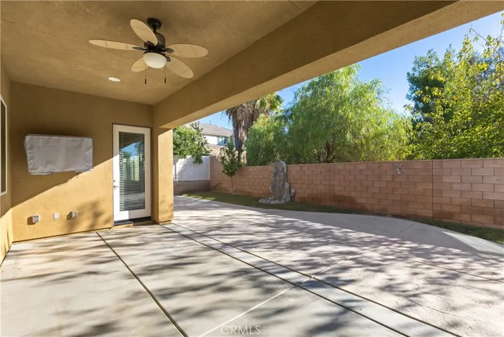 Private backyard, no rearview neighbors!