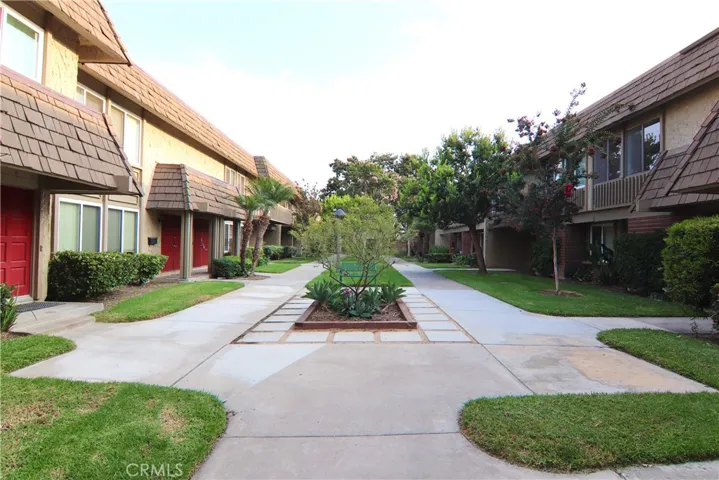 18236 Muir Woods Court, Fountain Valley, California 92708