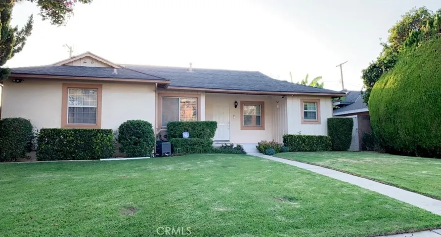 7661 Quakertown Avenue, Winnetka, California 91306