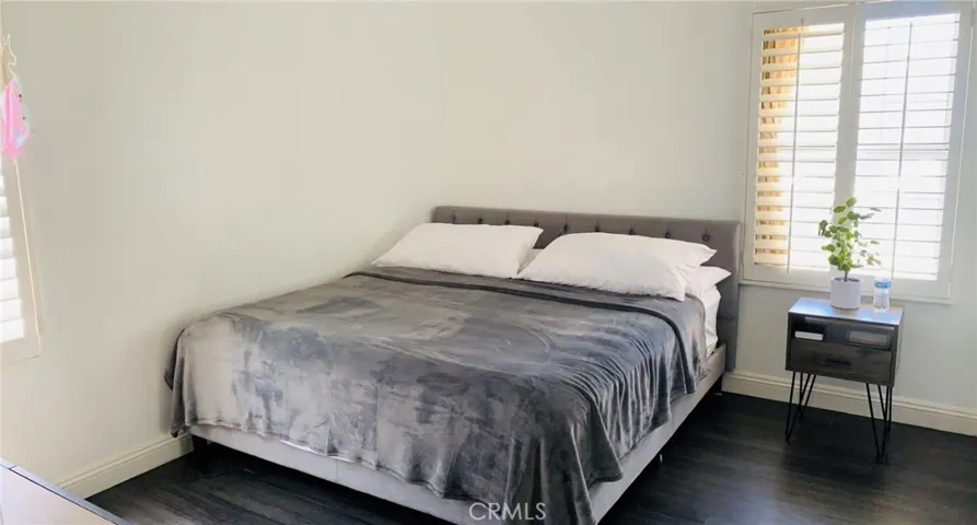 7661 Quakertown Avenue, Winnetka, California 91306