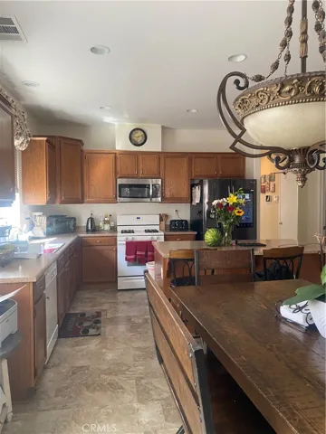 12325 Luna Road, Victorville, California 92392